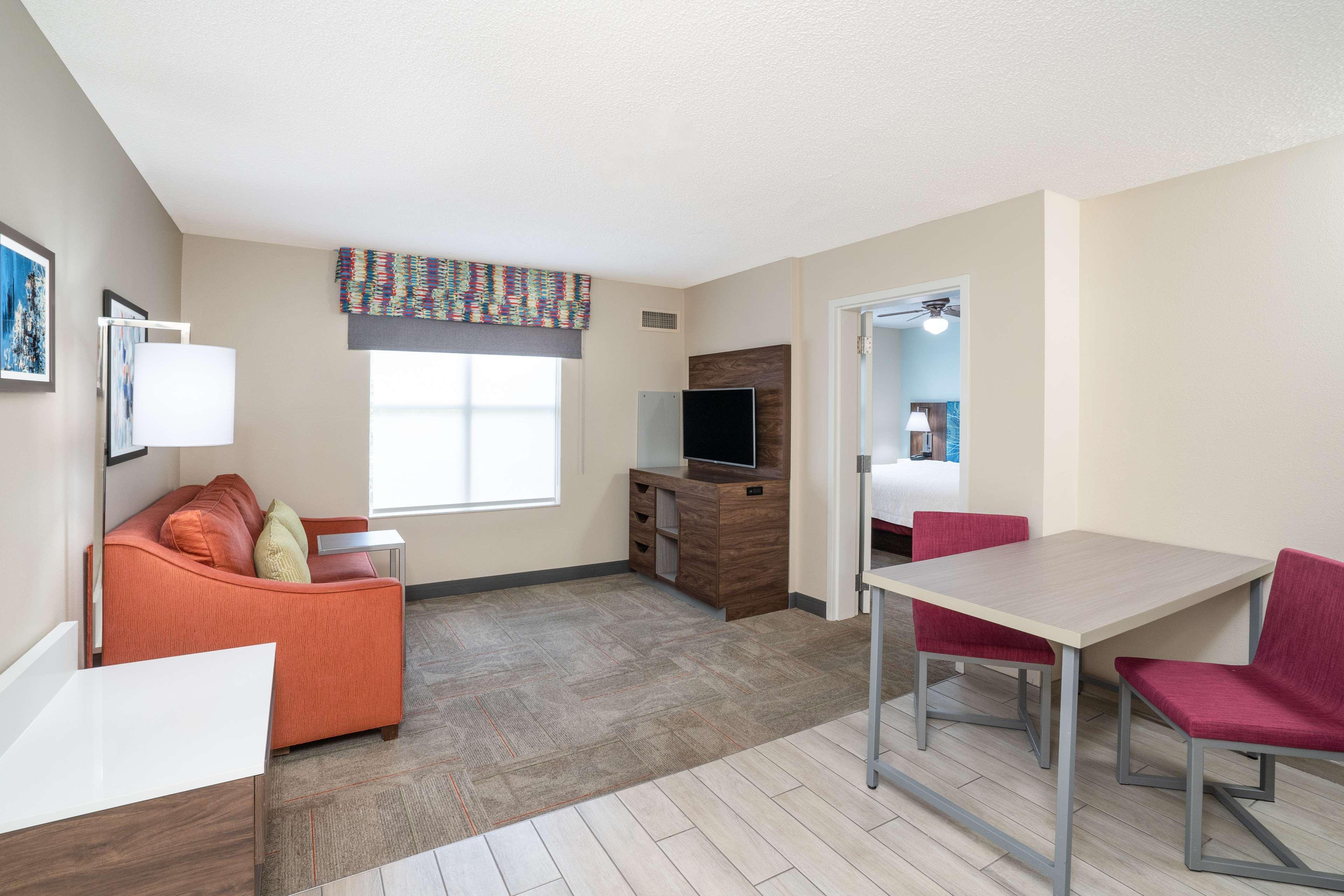 Hampton & West 3* Little Rock
