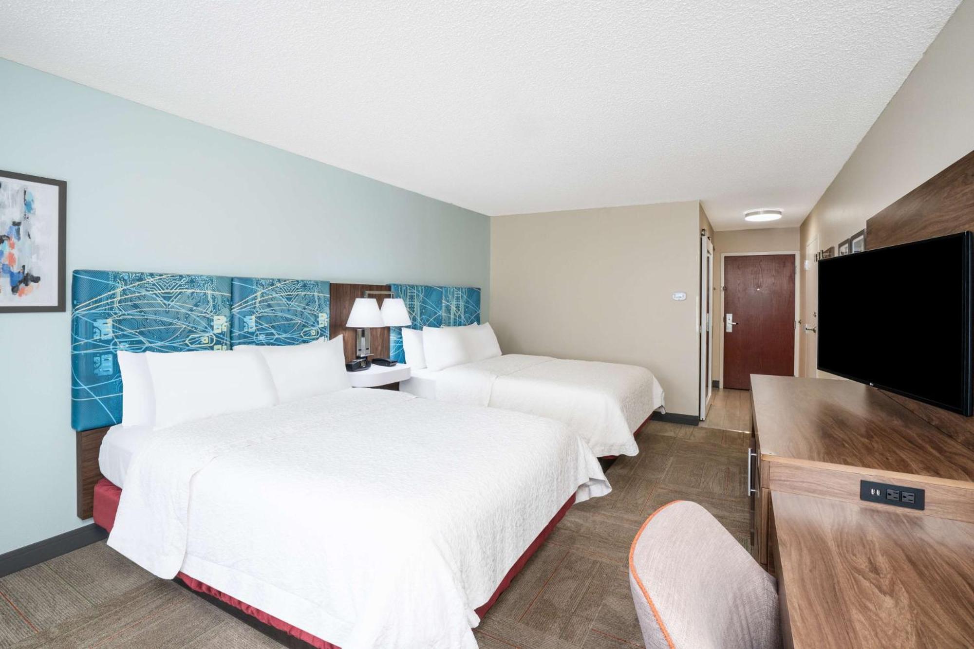 Hampton & West Hotel 3*