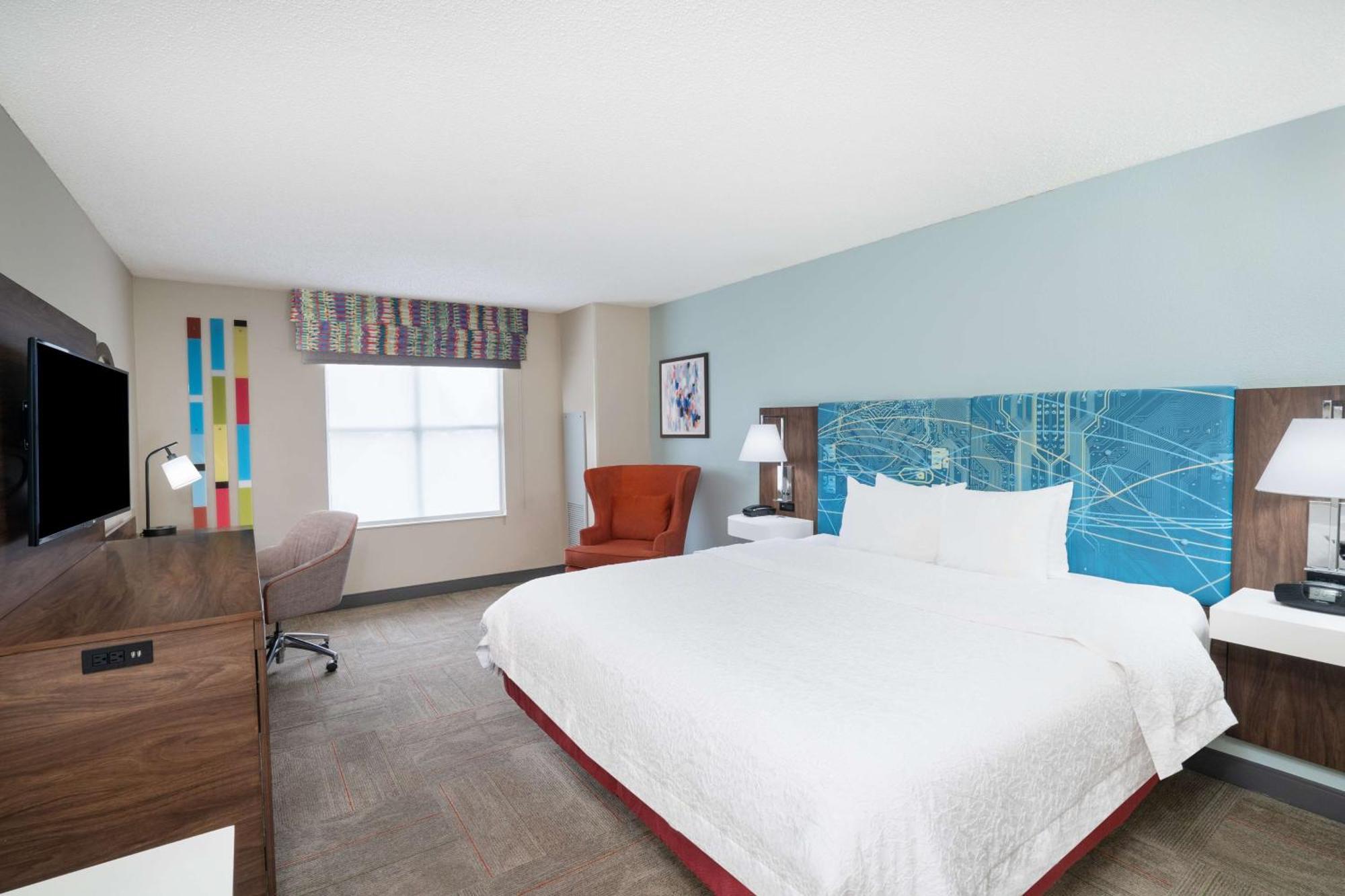 Hotel Hampton & West