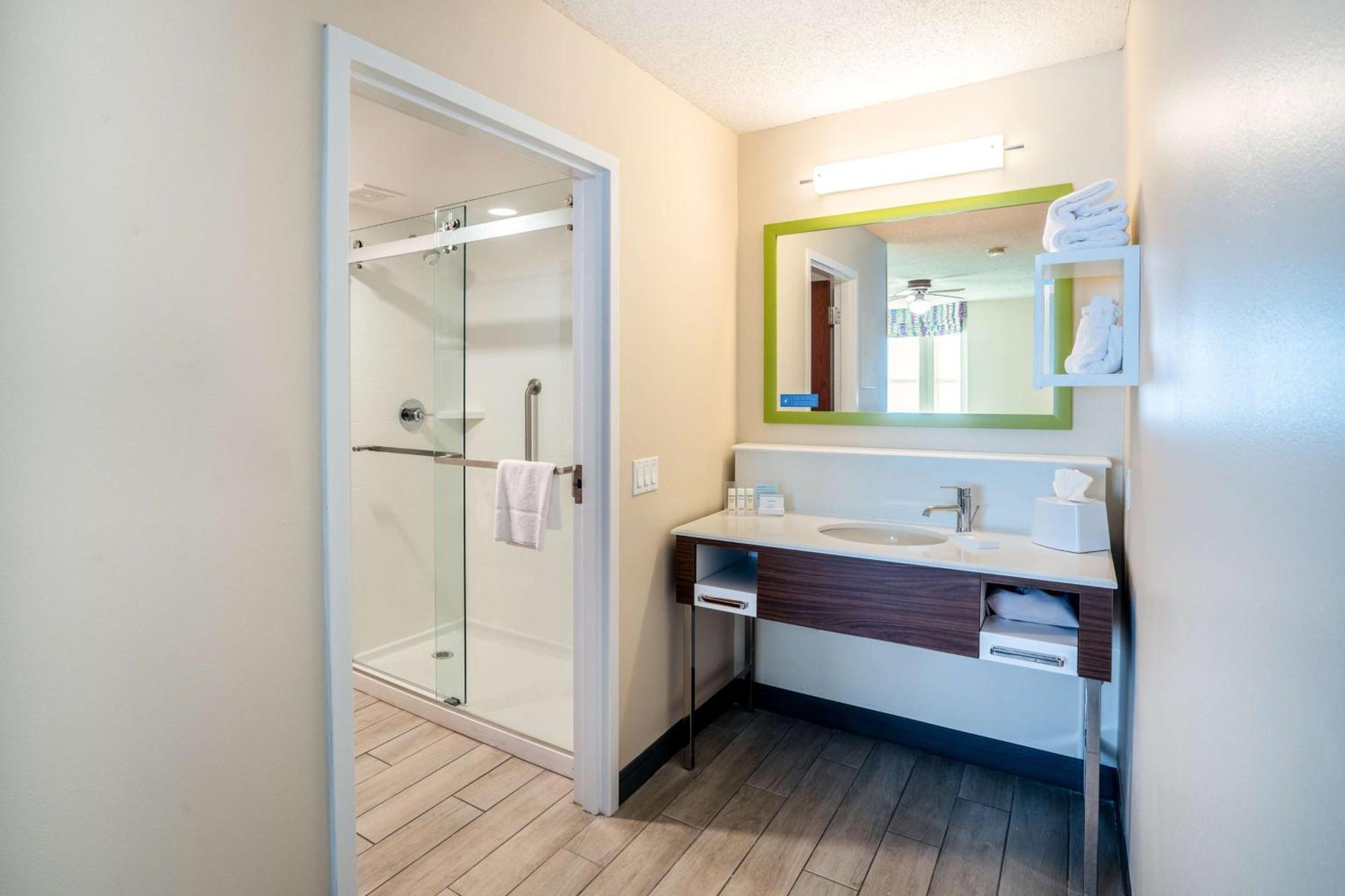 Hampton & West 3* Little Rock