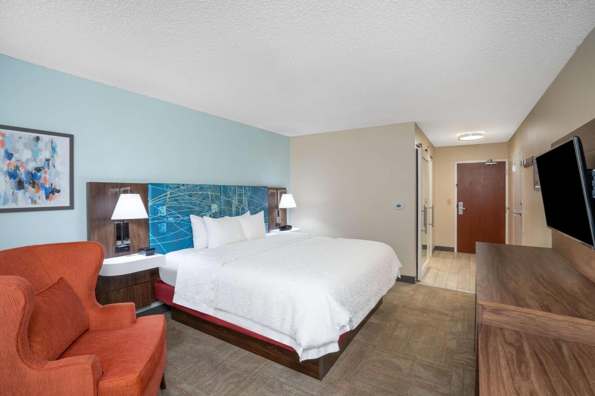 Hotel Hampton & West 3*