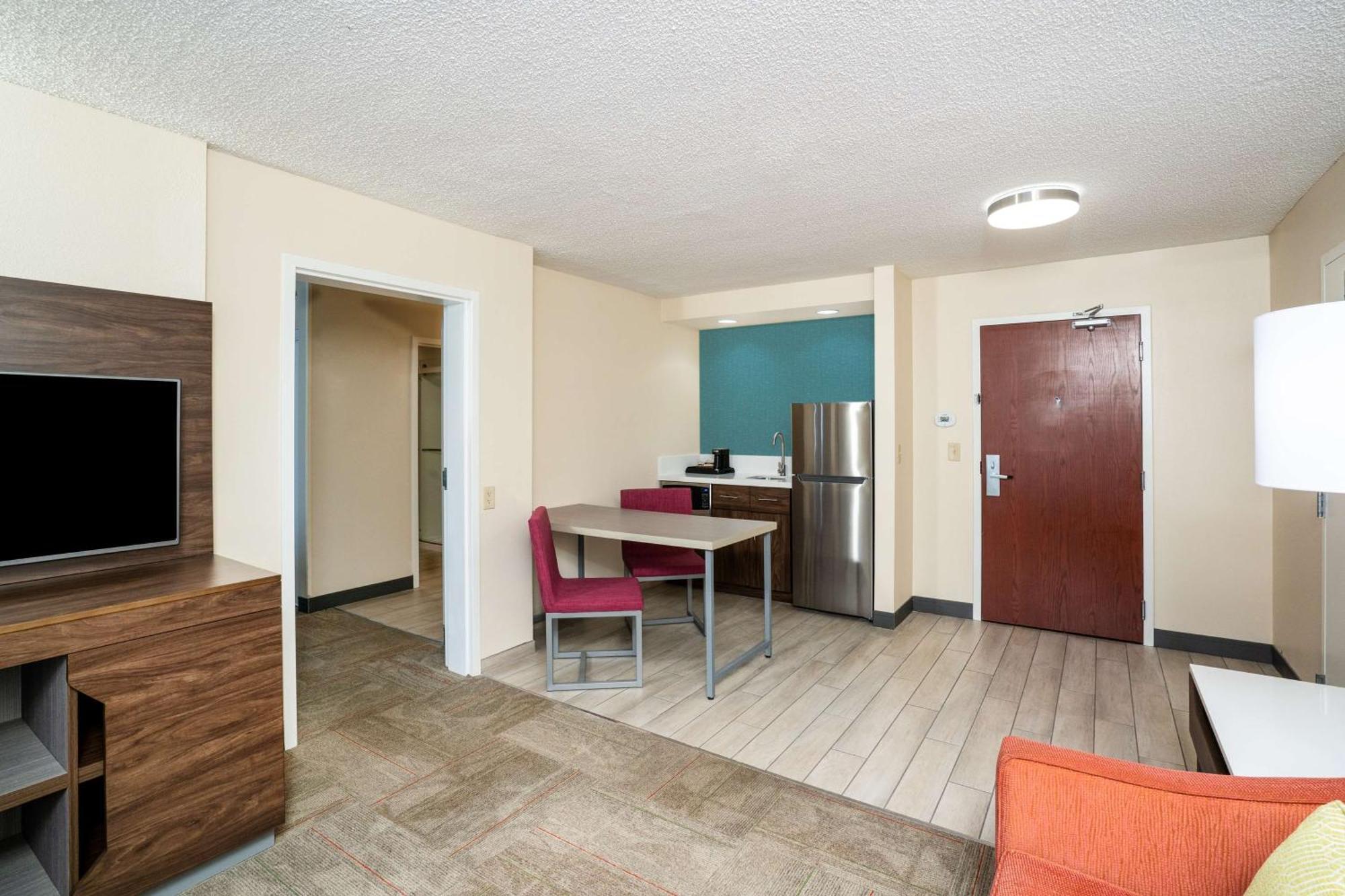 Hampton & West Hotel 3*