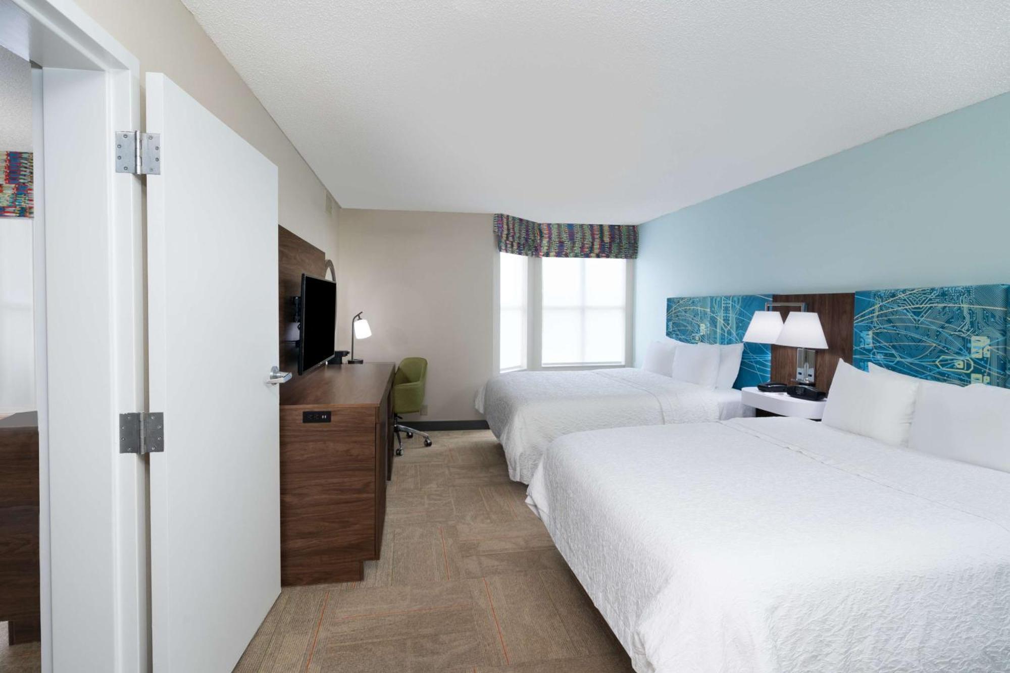 Hotel Hampton & West