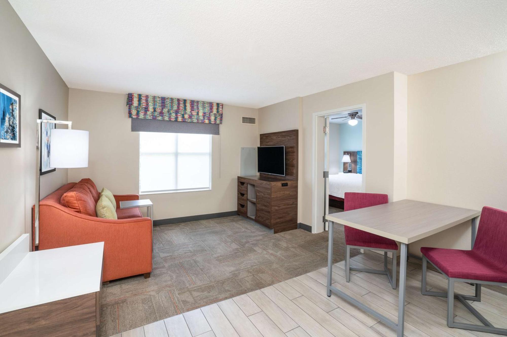 Hampton & West 3* Little Rock
