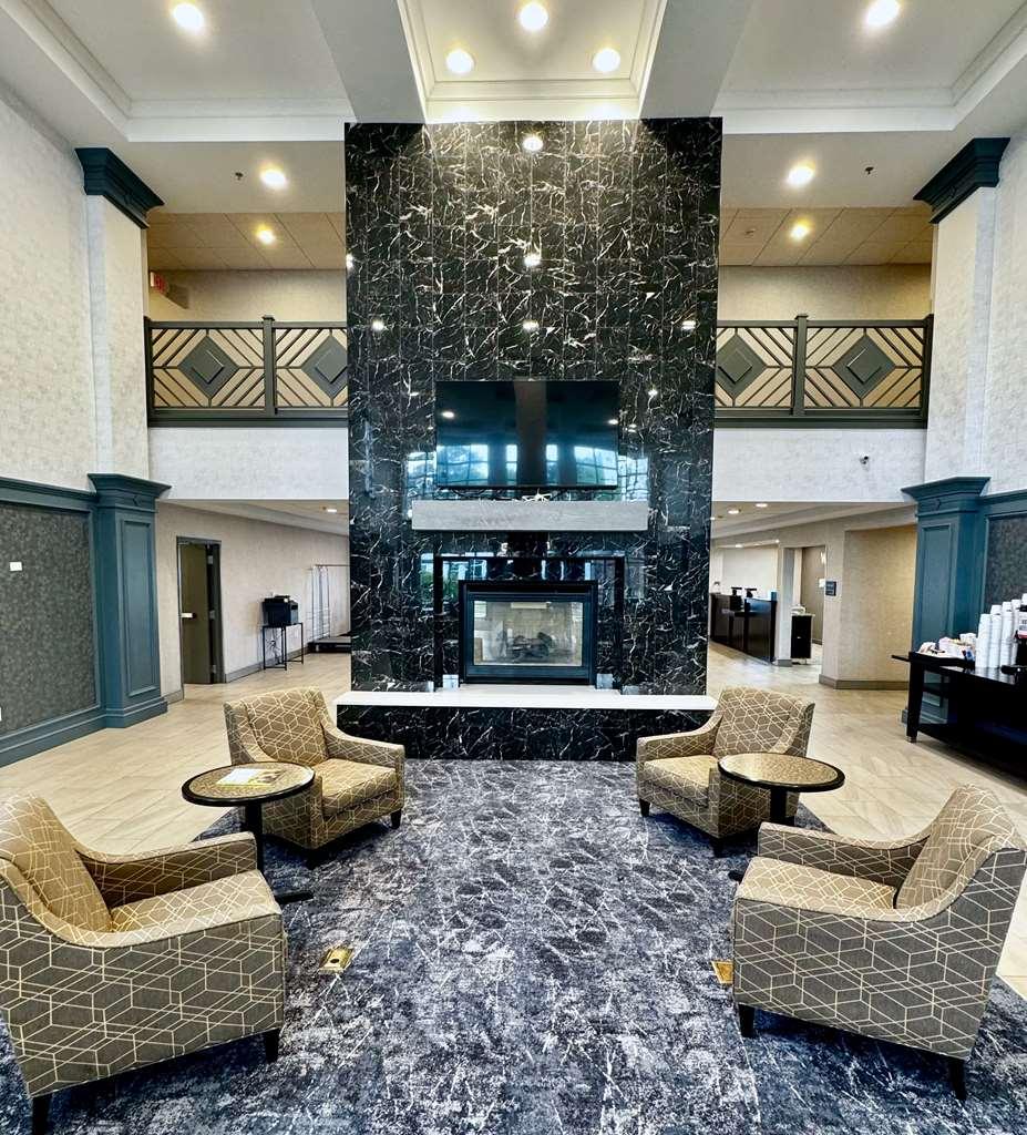 Hampton & West 3*