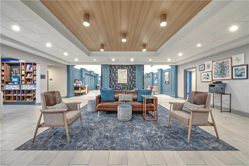 Hotel Hampton & West