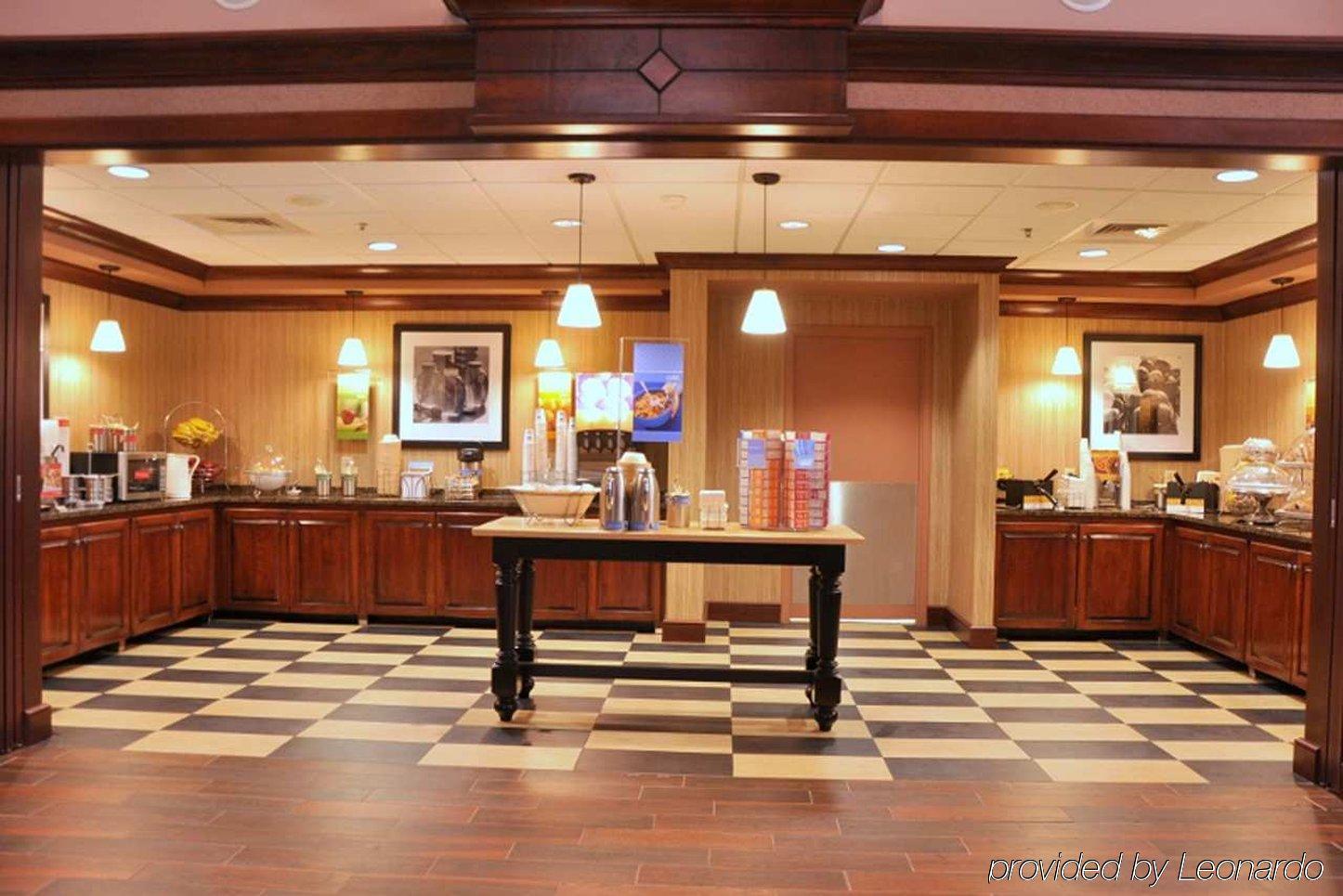 Hampton & West 3* Little Rock