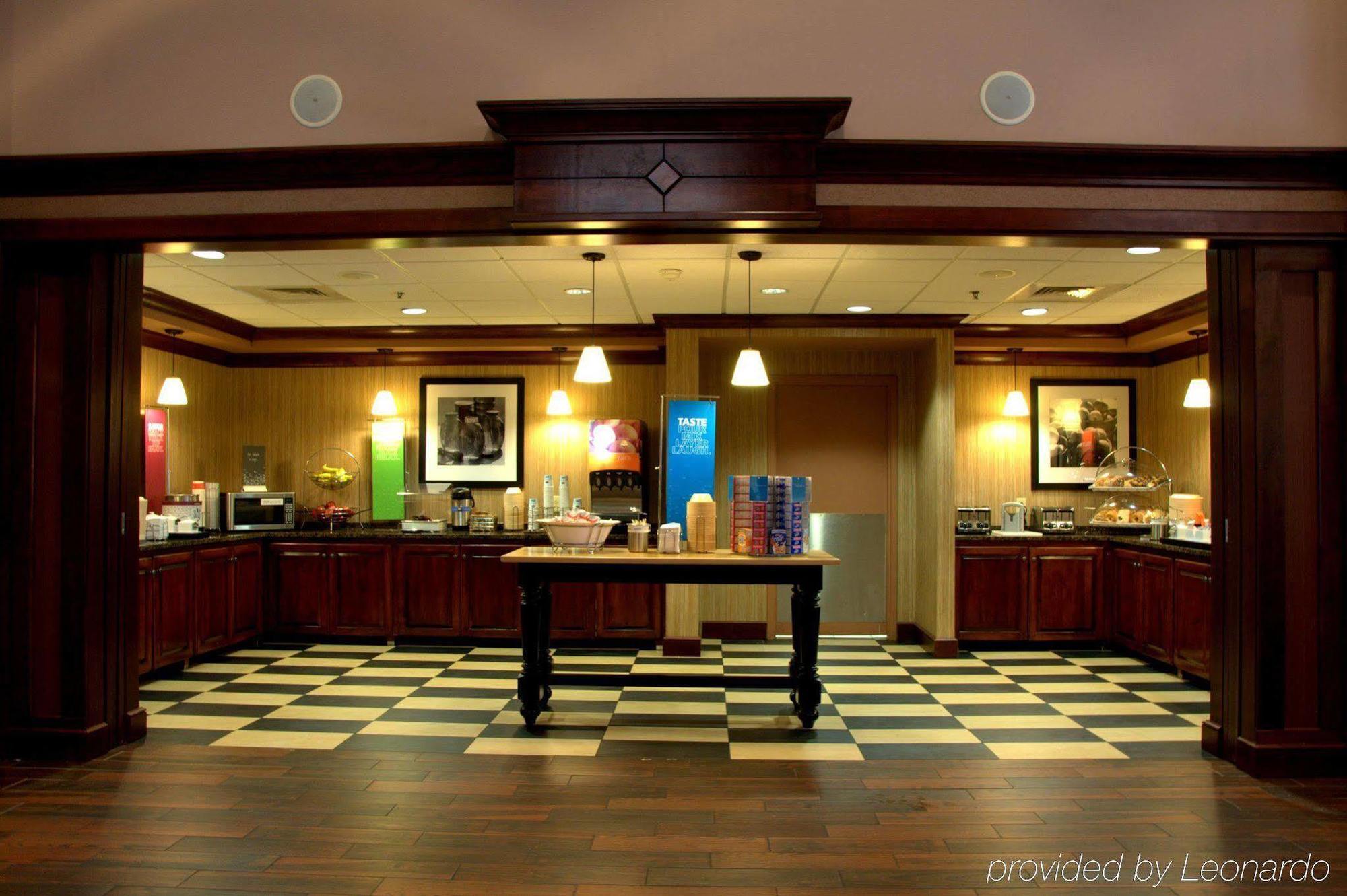 Hampton & West 3*