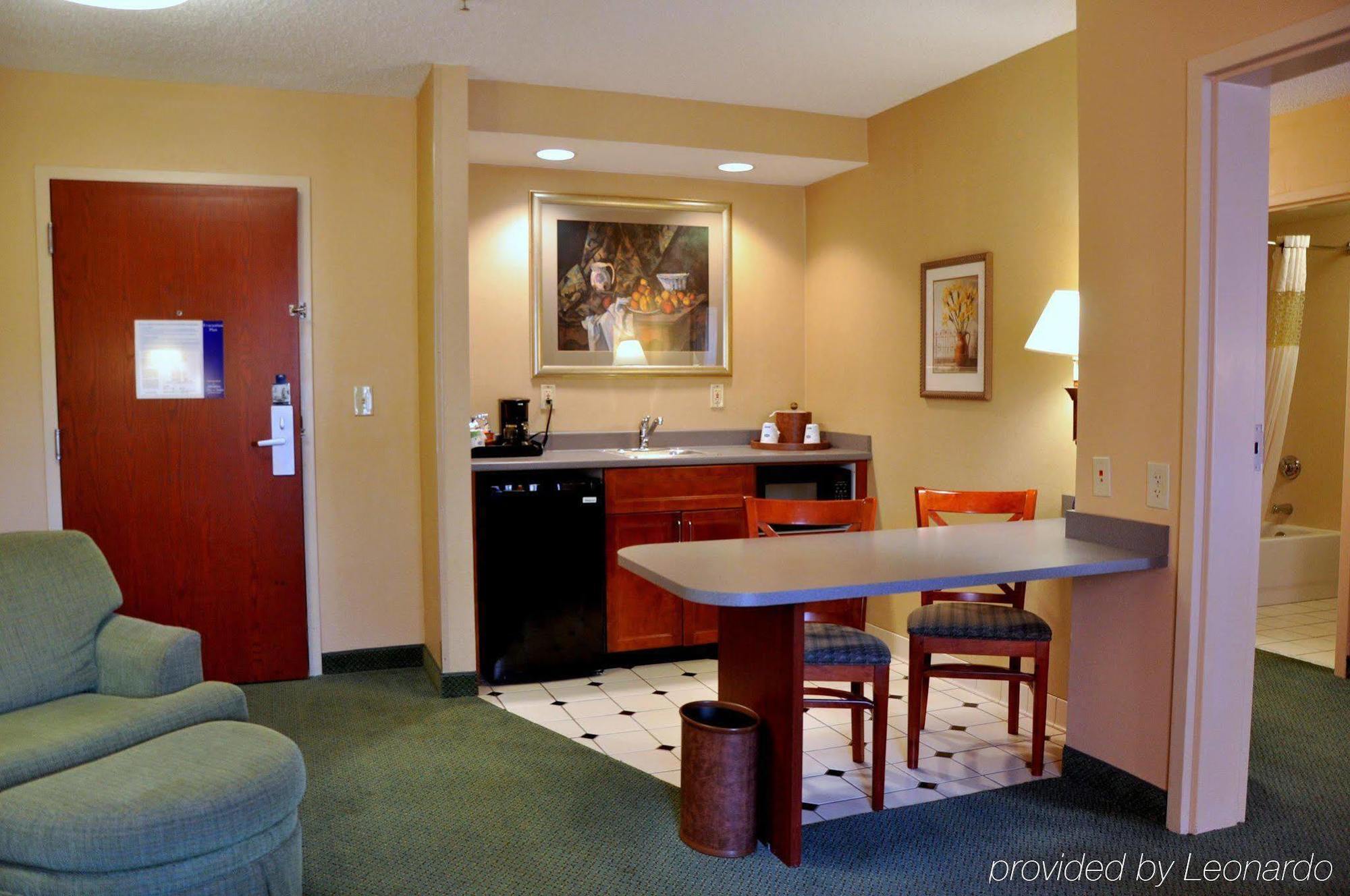 Hampton & West 3* Little Rock