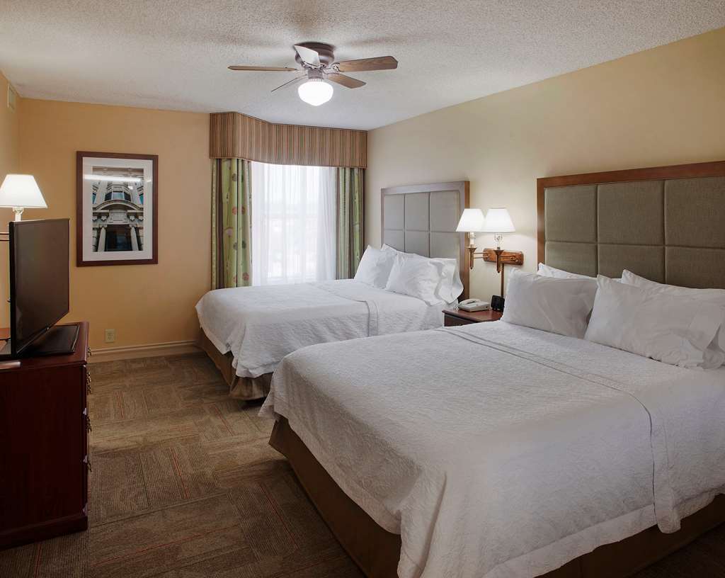 Hotel Hampton & West
