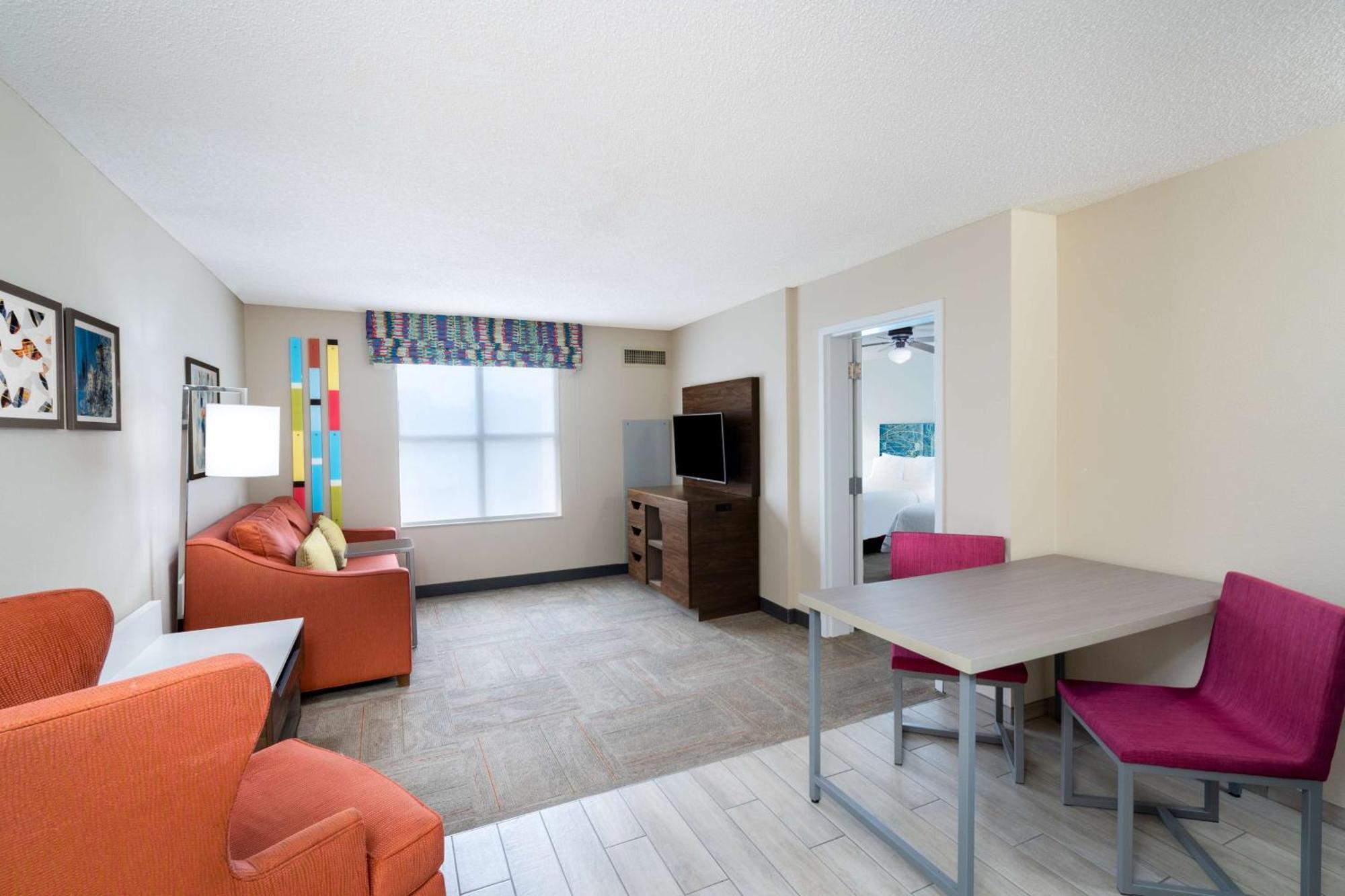 Hampton & West Hotel